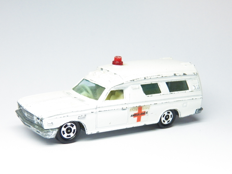I would break my own leg for a ride in this kickass Tomica Toyota Ambulance.